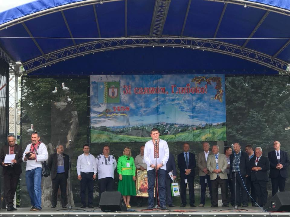 Бурбак поздоровив всіх глибочан з ювілеєм рідного селища