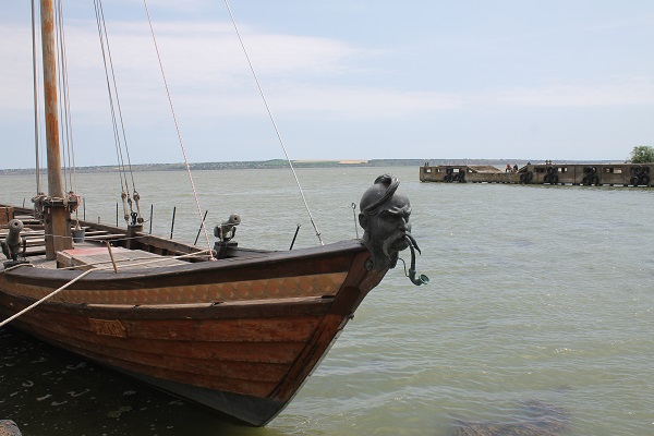 Де лиман із морем обнялись… Курорт Сергіївка Одеської області – це два в одному, себто відпочинок і лікування за одну ціну