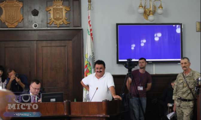 Жоден з директорів департаментів та управлінь міської ради не звільнився після усунення Каспрука: Кушнірик до серпня і Карімова до грудня пішли у відпустку (+коментар Карімової)