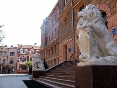 Чернівецька ОДА не забезпечила ефективне використання грошей, які уряд передав на соцеконом