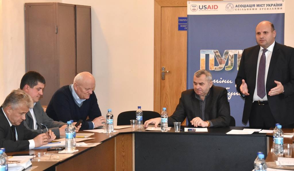 Іван Мунтян закликав народних депутатів Федорука і Бурбака та їхніх колег-законодавців поділитися з регіонами реальною владою 