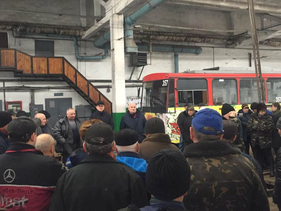 Бурбак з Федоруком пояснили працівникам тролейбусного управління, які оборудки провертають запроданці з міськради