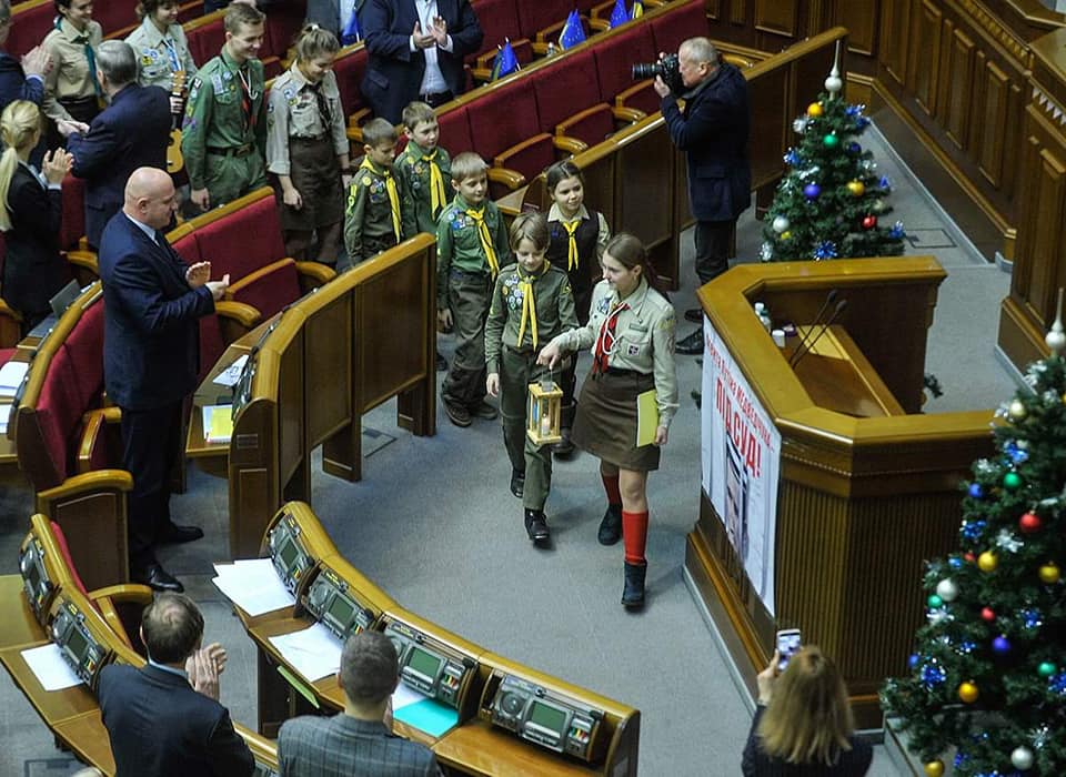 Бурбак сподівається, що Вифлиємський вогонь захистить український парламент від кремлівської погані 