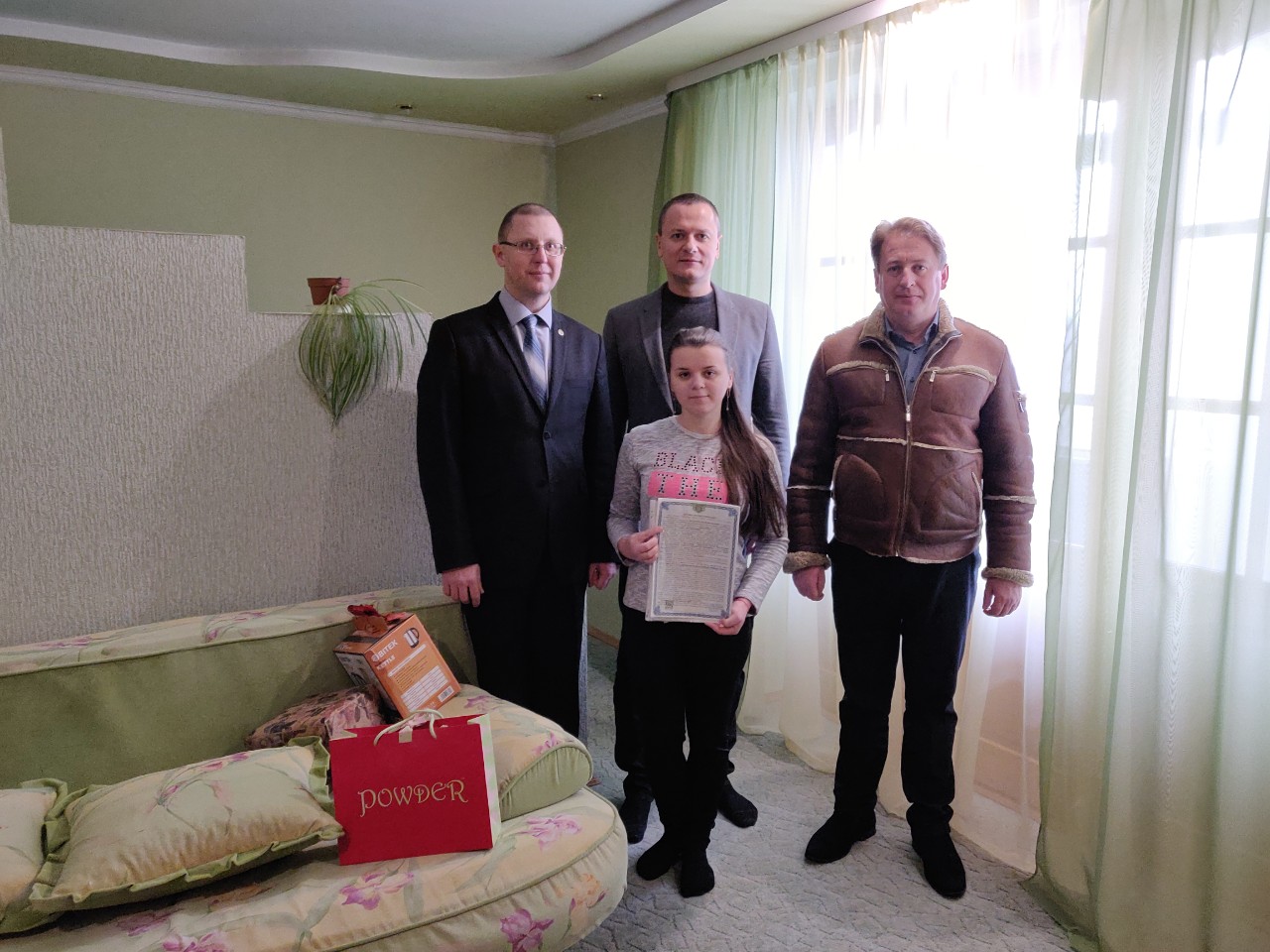 На Буковині дитина-сирота з Берегомету отримала від держави власне житло