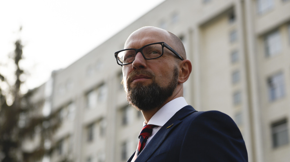 Російському слідчому, який обвинувачував Арсенія Яценюка в 'чеченській справі', ГПУ винесла підозру про фальшування 