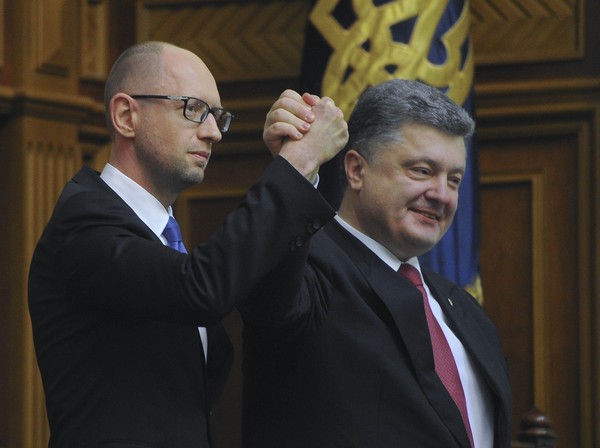 Порошенко повинен бути щиро вдячний Яценюку за його рішення не балотуватися на посаду Президента України, - думка 