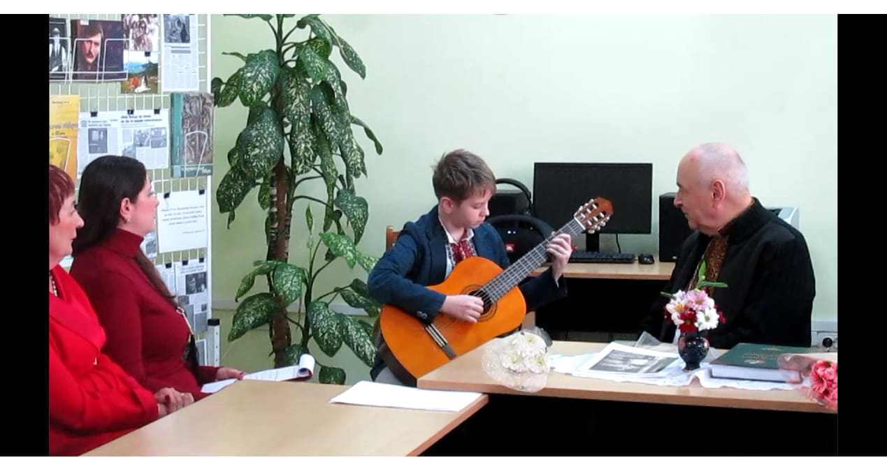 У юнацькій бібліотеці школярам розповіли про Володимира Івасюка