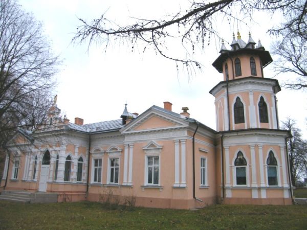 Йванко парком графа Чорторийського малим дитям босоніж ходив, а згодом Іван Миколайчук свого «Білого птаха з чорною ознакою» у ньому творив…