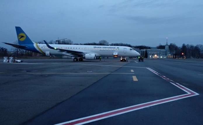 Аеропорт Чернівці у квітні 2019 року знизив пасажиропотік на майже 20%

