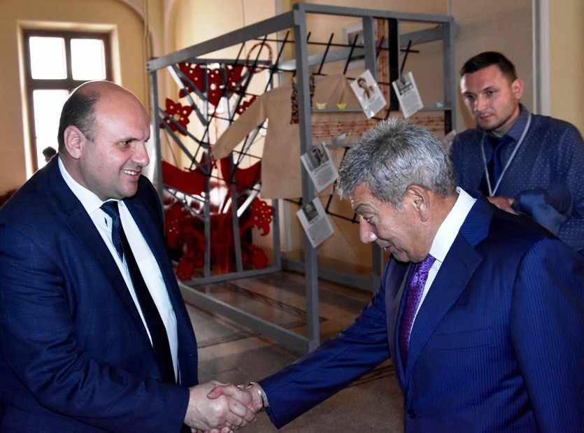 Іван Мунтян привітав на благословенній Буковинській землі всесвітньо відомого євангеліста і проповідника Ніккі Круза