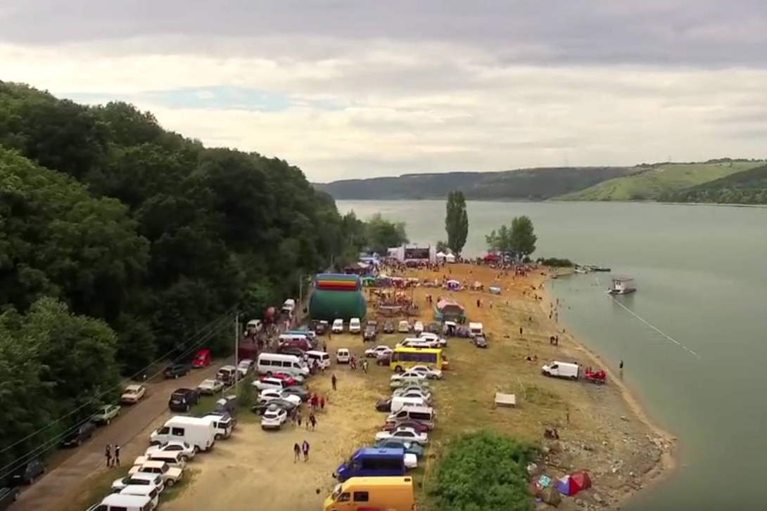 Бойко хоче, щоб швейцарці облаштували йому інклюзивний пляж на березі Дністра 