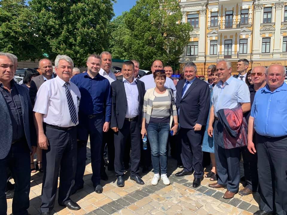 Делегація голів та представників ОТГ Чернівецької області зустрічаються в Києві з Гройсманом і Аваковим (ОНОВЛЕНО)