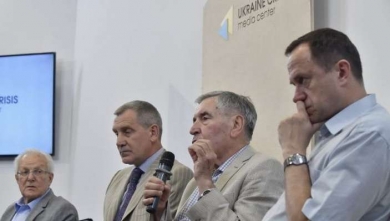 Президент України розпочав виконання своїх повноважень з порушення Конституції України, - відомі юристи оприлюднили свої аргументи (ВІДЕО)