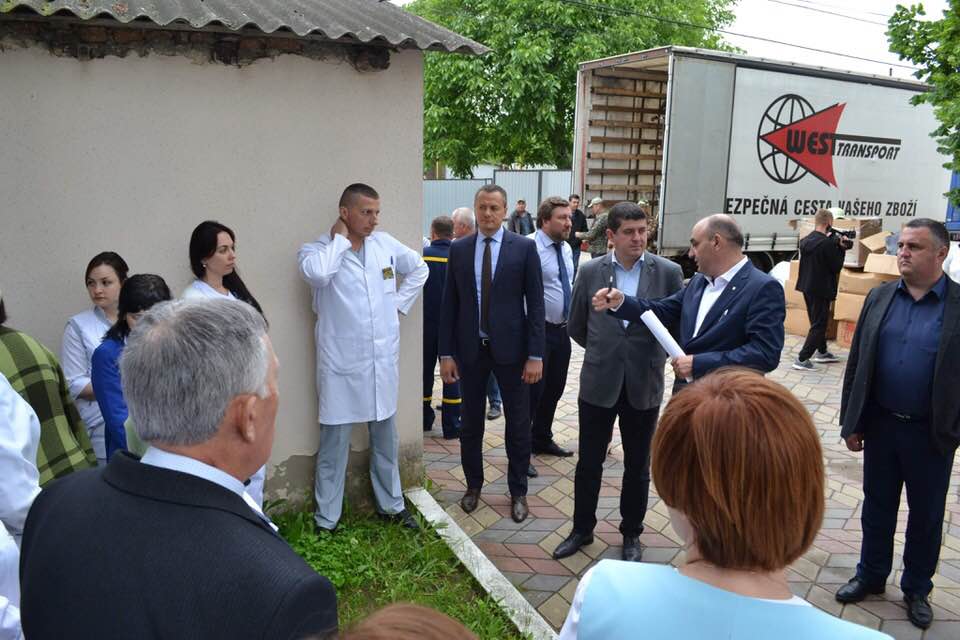 Хотинська районна лікарня отримала дороговартісну медичну апаратуру з Німеччини