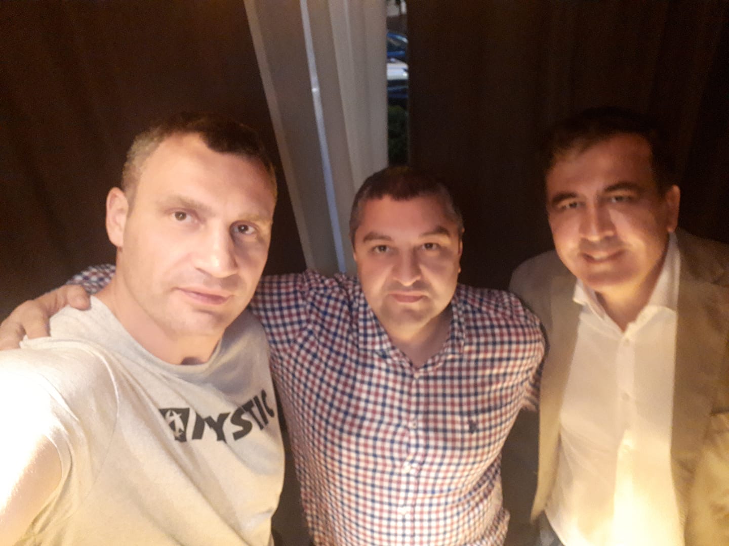 Кличко запропонував Саакашвілі вести УДАР на парламентські вибори і заявив про підтримку Зеленського 