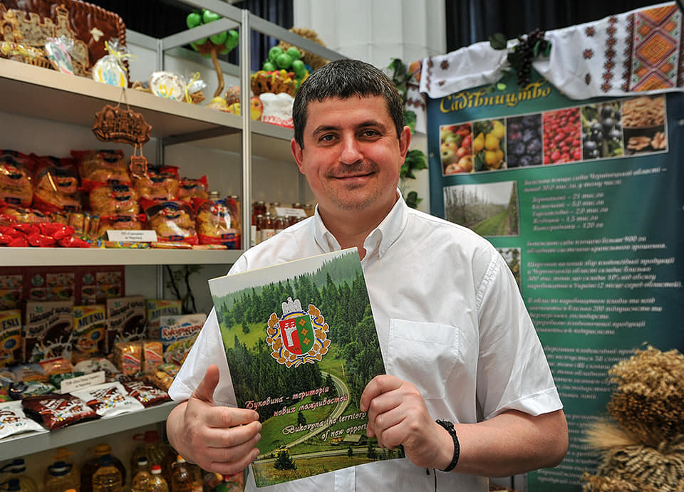 Перше  місце в країні з виробництва м'яса індика, і друге - з вирощування яблук області забезпечили райони, які входять до округу Бурбака