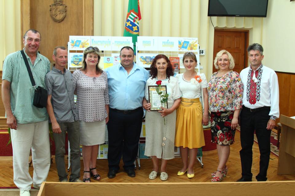 З добрими справами і подяками: Григорій Тіміш відзначає День Конституції України із земляками на Глибоччині