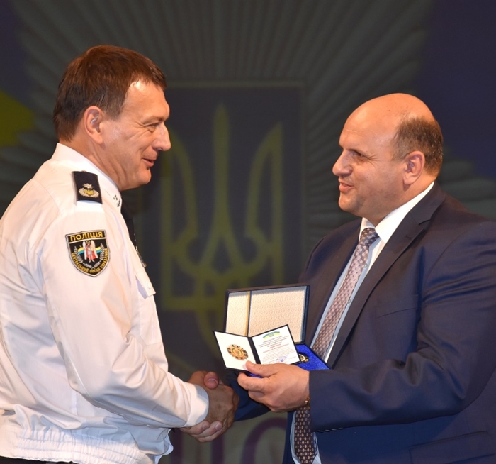 Іван Мунтян привітав поліцейських Буковини з прийдешнім професійним святом