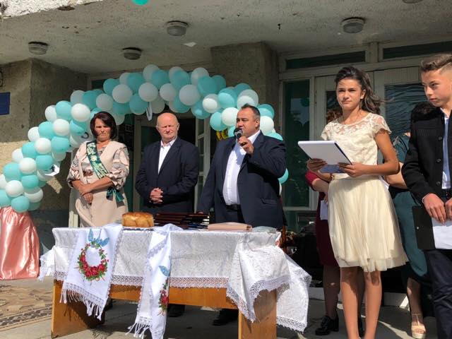 'Реалізації задумів, успіхів у житті та здійснення усіх мрій!' Григорій Тіміш привітав випускників у Йорданештах, Новоселиці, Петрашівцях (Мигорень), Рідківцях, Горбово 