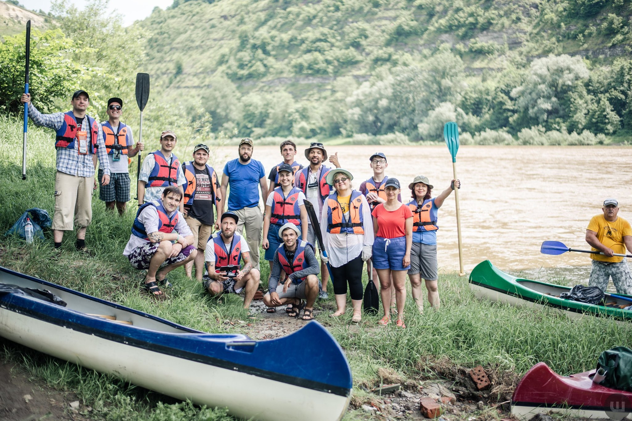 Не забуваючи про виборчі перегони у Чернівцях Максим Кияк знайшов час, аби підтримати захисників Дністра, бо звик думати про наступні покоління