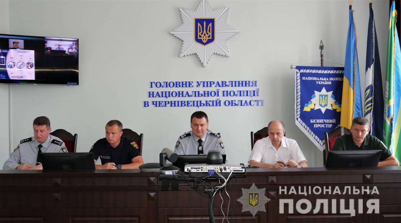 Ситуаційний центр поліції у Чернівецькій області цілодобово моніторить передвиборчу ситуацію в краї 