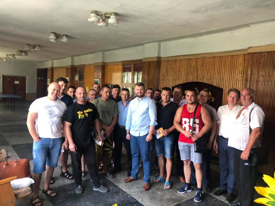 «Учорашні захисники України сьогодні самі потребують захисту»: берегометські АТОшники розповіли Івану Тичині про свої проблеми не вибираючи слів