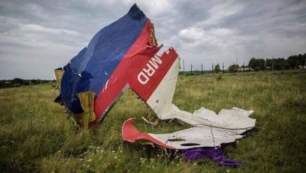 Сьогодні - річниця трагедії MH17. І саме сьогодні Медведчук представив у Страсбурзі план Путіна стосовно України і Європи