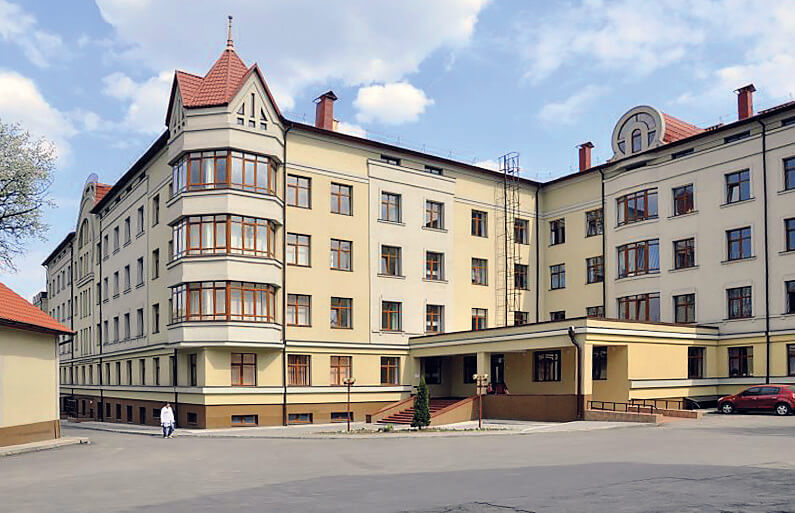 На прохання чернівчан відремонтували  проїзд до обласної дитячої лікарні 