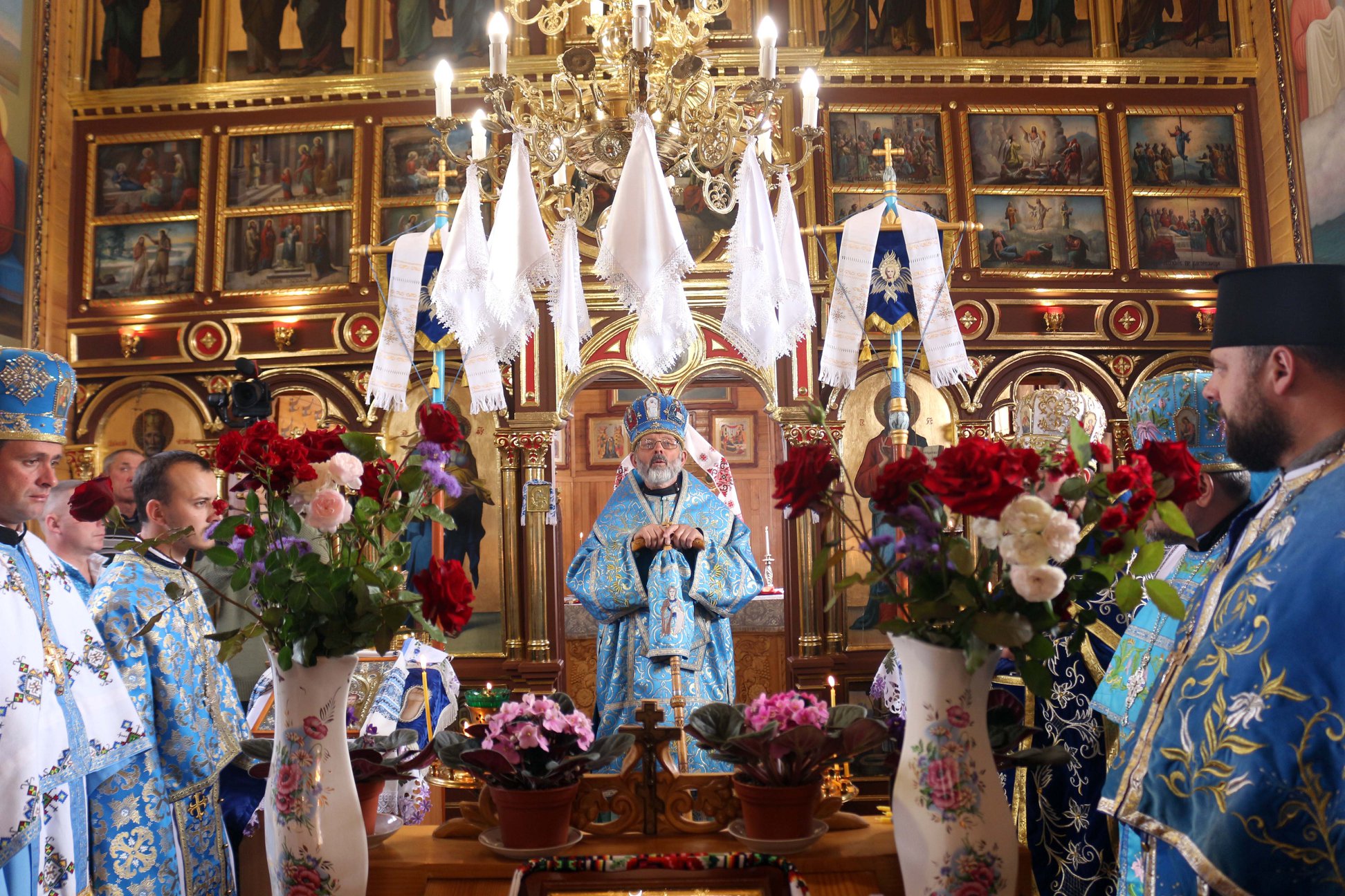 Релігійна громада Михайлівки вперше урочисто приймала митрополита Православної Церкви України