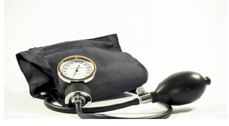 В одній з чернівецьких лікарень хворим міряли тиск неповіреними тонометрами 