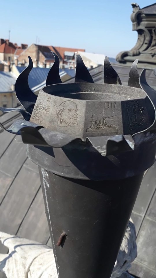 Долею факела Мельпомени на чернівецькому театрі переймалися навіть з-за кордону 