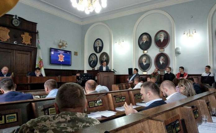 'Формула Штайнмаєра по-чернівецьки': 'свободівець' Ілюк не має жодної інформації, а Продан, Чесанов і Бешлей з 'Рідного міста' хочуть об’єднатися з президентом і підсилити його