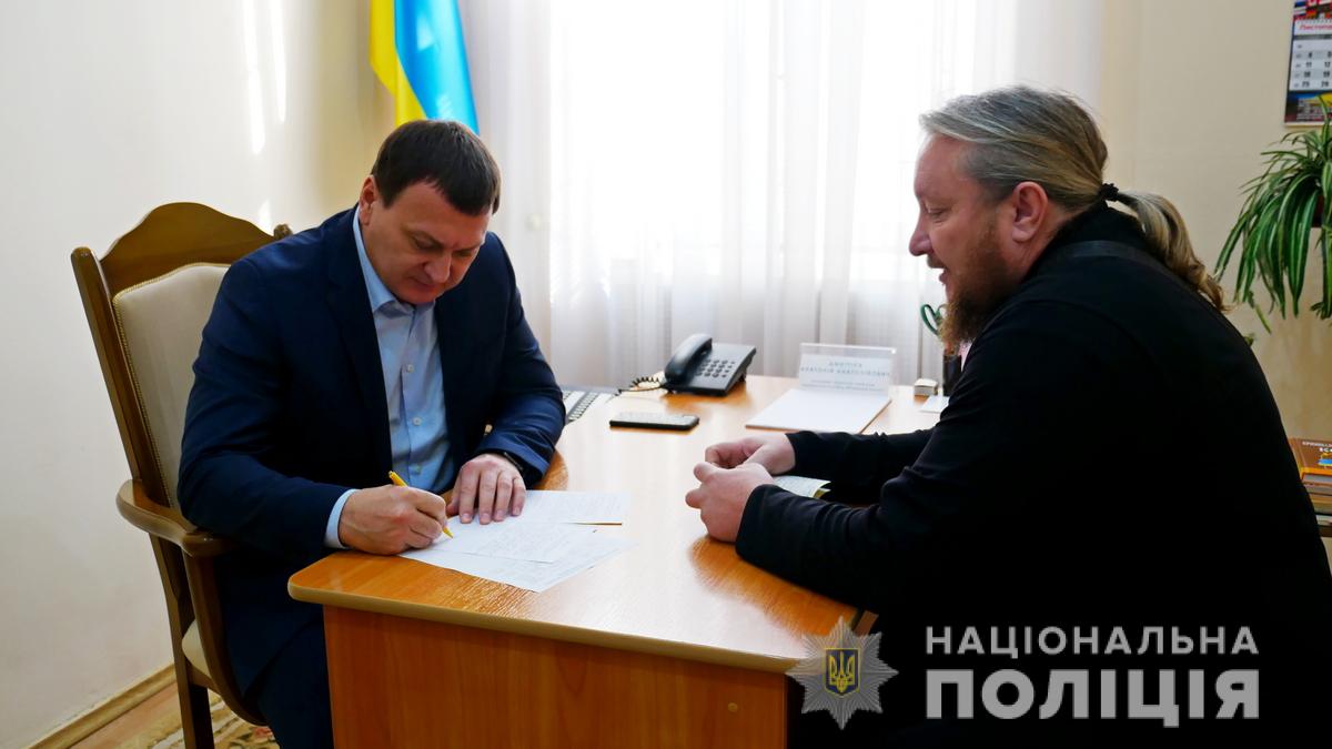 Поліцію просять організувати охорону громадського порядку та безпеки біля храму села Задубрівка Заставнівського району