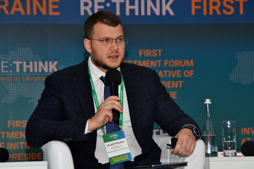 В уряді запевняють, що допомагають місцевій громаді підготувати аеропорт 'Чернівці' до передачі в концесію 