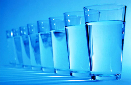 У пробах води у Кельменецькому, Кіцманському та Вижницькому районах виявлено відхилення від норми