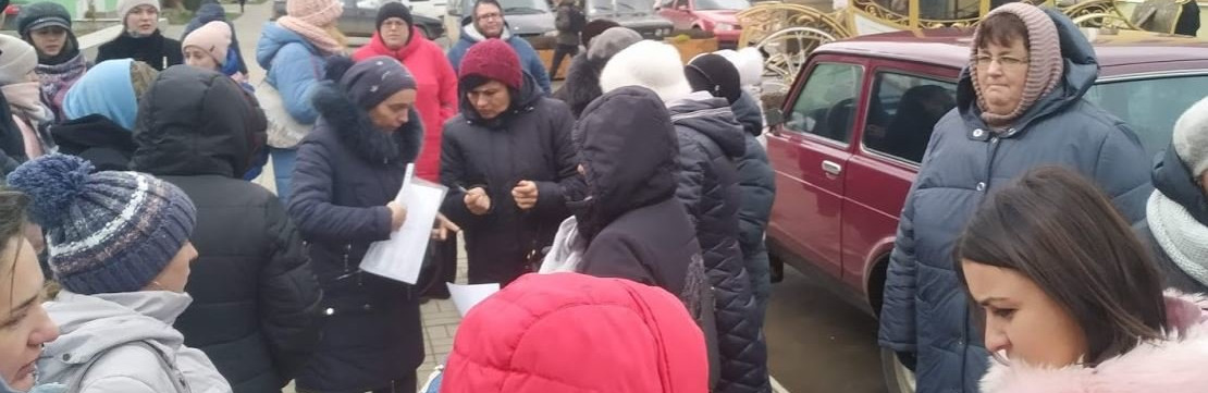 Вчителі запитали у Карлійчука, куди чиновники поділи їхню '13 зарплату'