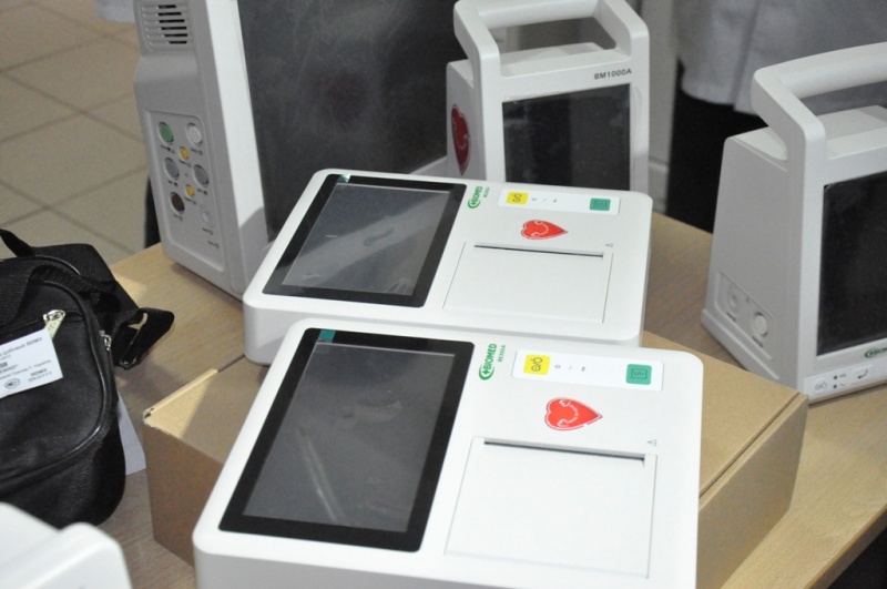 Благодійий фонд 'Серце до серця' передав  кардіологічне медичне обладнання дитячій лікарні