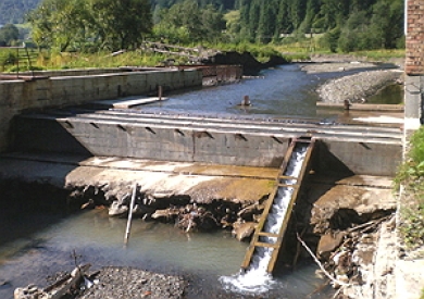 Мінігідроелектростанція на Вижниччині створила проблеми для Черемоша і власників присадибних ділянок