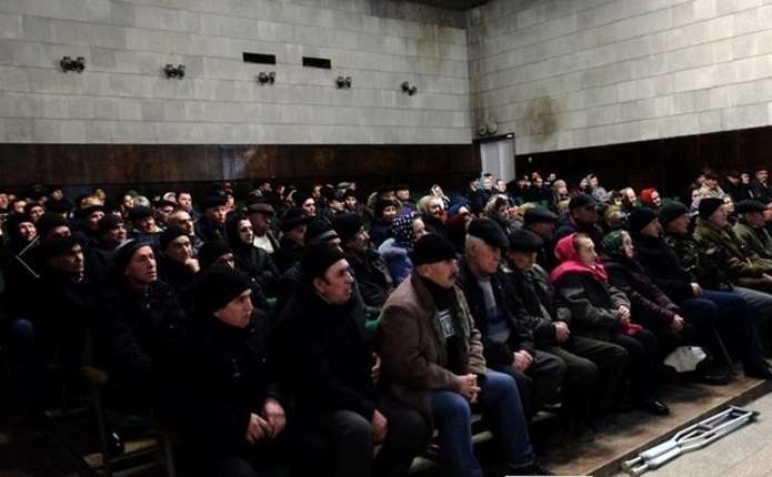 Мешканці Динівців обурені, що Держгеокадастр роздає землю в їхньому селі невідомим особам і хочуть створити власну громаду (ОНОВЛЕНО)