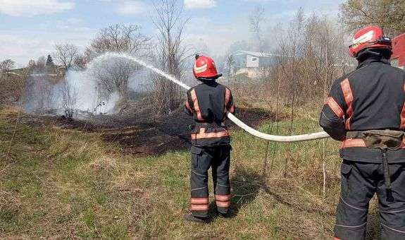 У Чернівецькій області за минулу добу згоріло 39 гектарів сухої трави