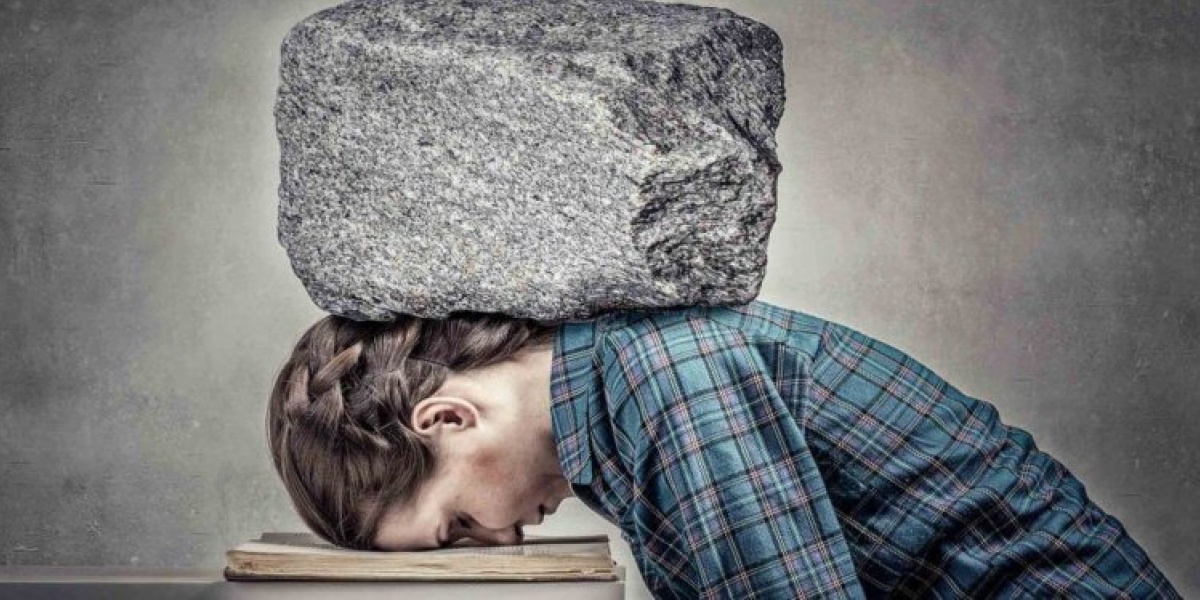 Соціологи зафіксували ознаки депресії, тривожності, паніки, втоми і розладів сну в українців на карантині