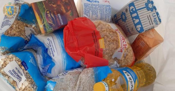 Чернівчани не отримали вчасно обіцяні владою продуктові набори