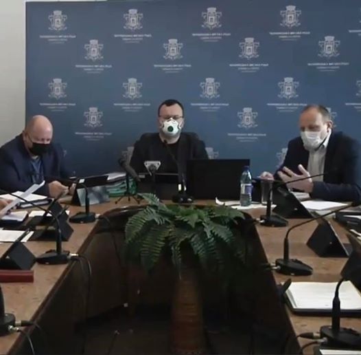 Після гучного скандалу зі своїми зарплатами і преміями під час епідемії Каспрук вирішив вділити дещицю і медикам, які були інфіковані  Covid-19