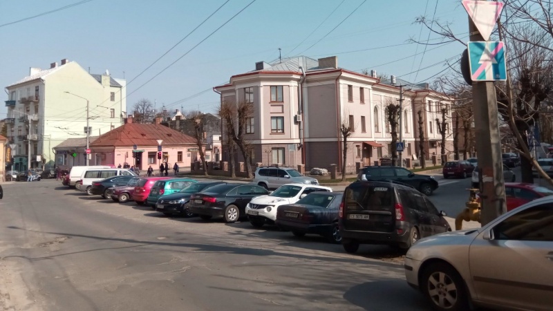 Не вдалося осучаснити сквер навпроти резиденції, тому спробують з перехрестям: німці дадуть гроші на облаштування рогу Університетської і Богдана Хмельницького 