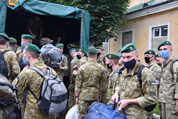 З Хмельниччини на Буковину прибули курсанти-прикордонники