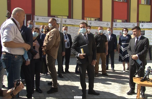 'Де брати гроші? Друкувати? Ми цим не займаємося! Краще чесно сплачувати податки': Зеленський у Рідківцях відповів Хабайлу, що нічого не чув про новий законопроект, який забирає щось у селян 