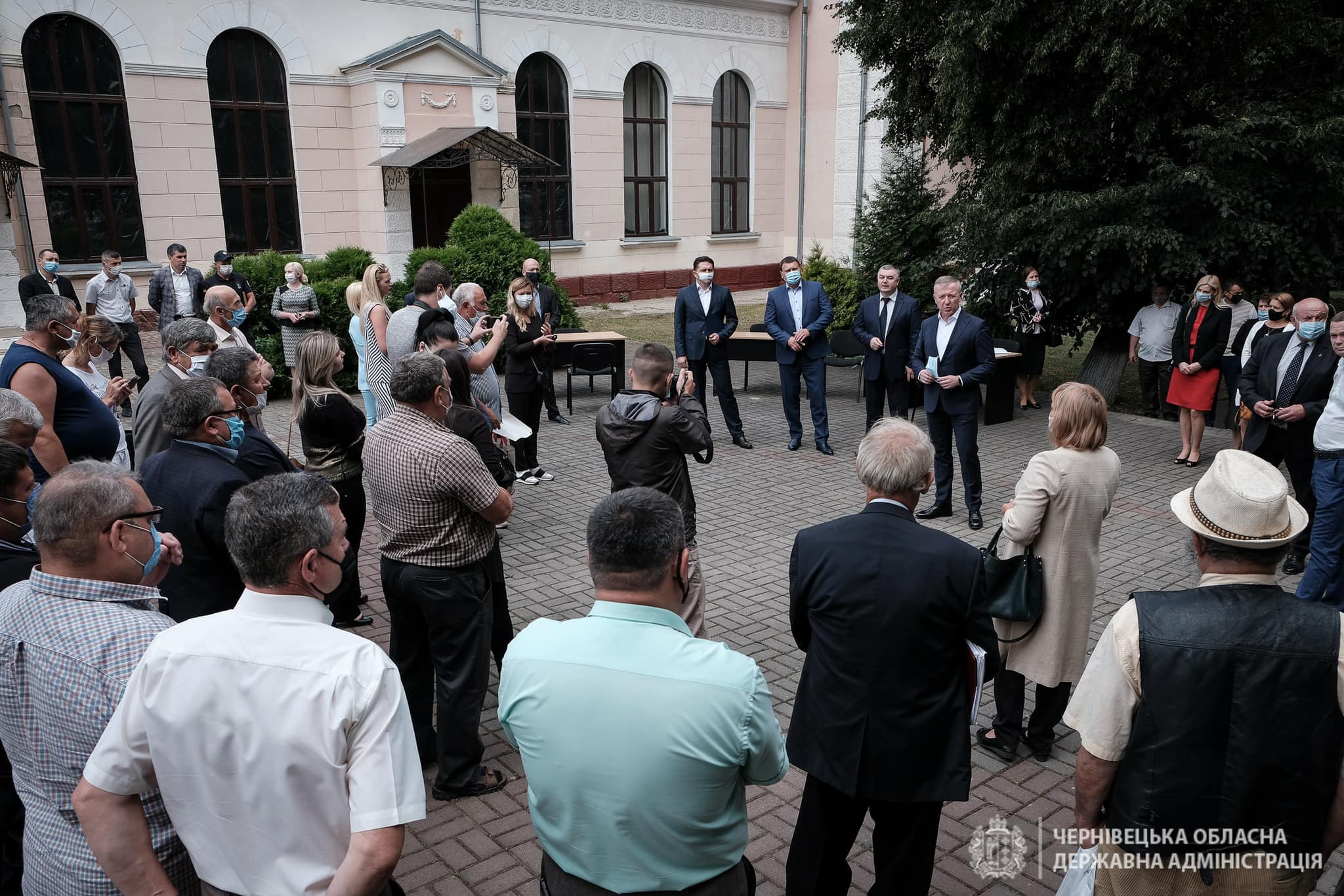 Зеленський відправив Осачука з силовиками щотижня в народ 