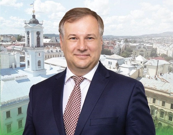 'Віримо у Вас!' чернівецькі “Слуги народу” привітали свого лідера Віталія Другановського із Днем народження