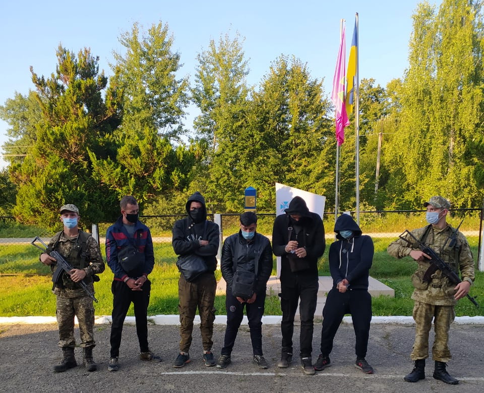 П'ятеро студентів-нелегалів з Алжиру намагалися через Буковину нелегально потрапити до Румунії 
