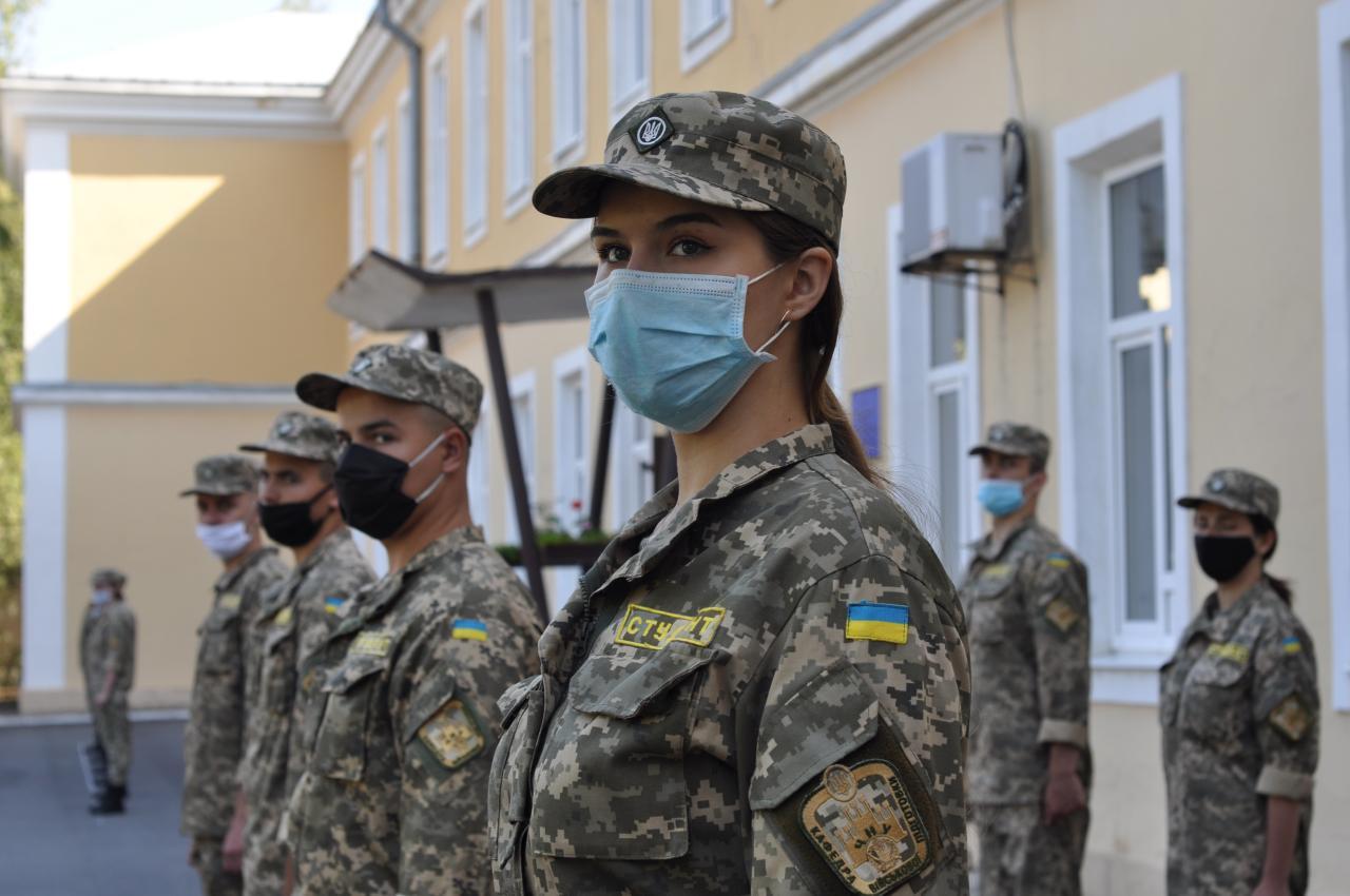 У Чернівцях понад 120 нових офіцерів запасу присягнули на вірність народу України 